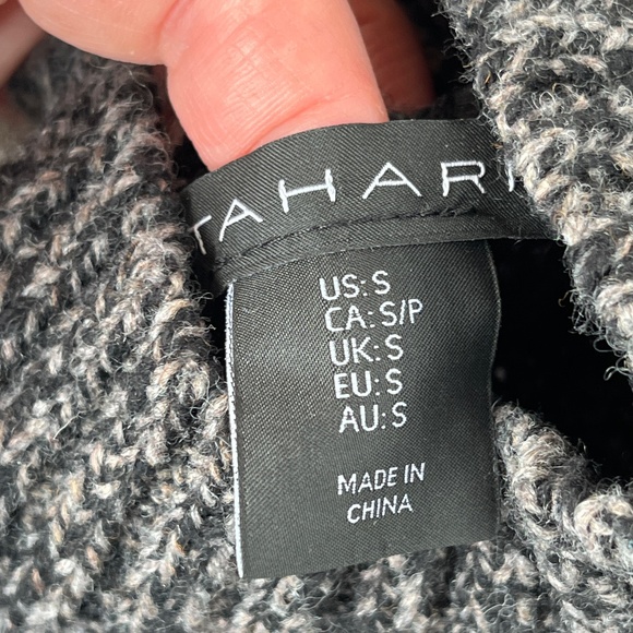 Tahari (S) wool-blend ombré mock neck sweater in grey & black. - Picture 6 of 16